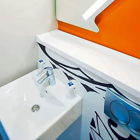 Hotel Ibis Budget - La Glacerie 3*