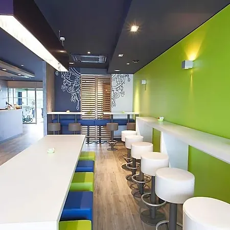 Ibis Budget - La Glacerie 3*